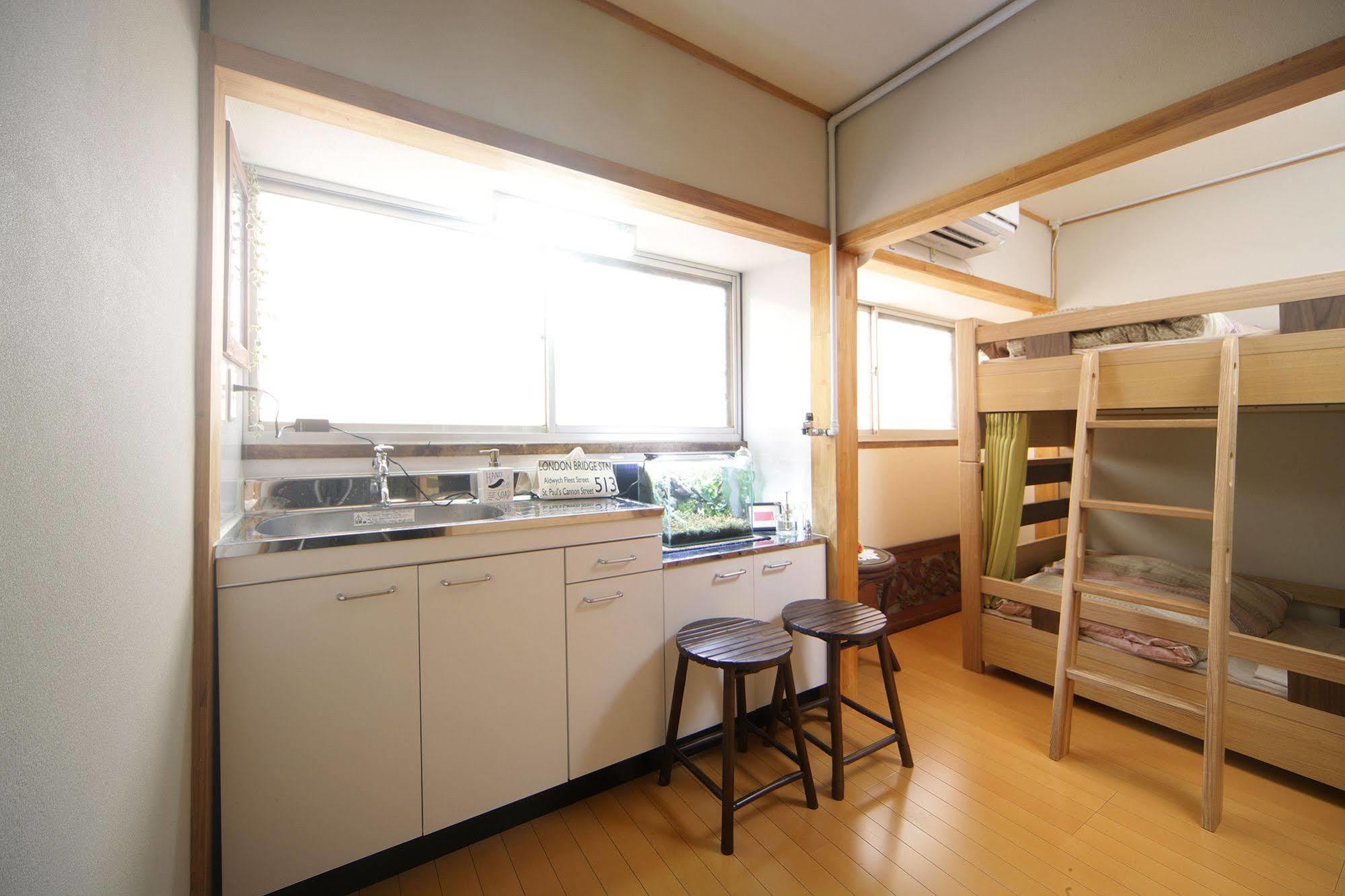 Guesthouse Oasis Osaka Exterior photo